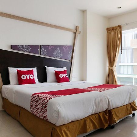 Oyo 792 Omsaga Phuket Hotel Esterno foto