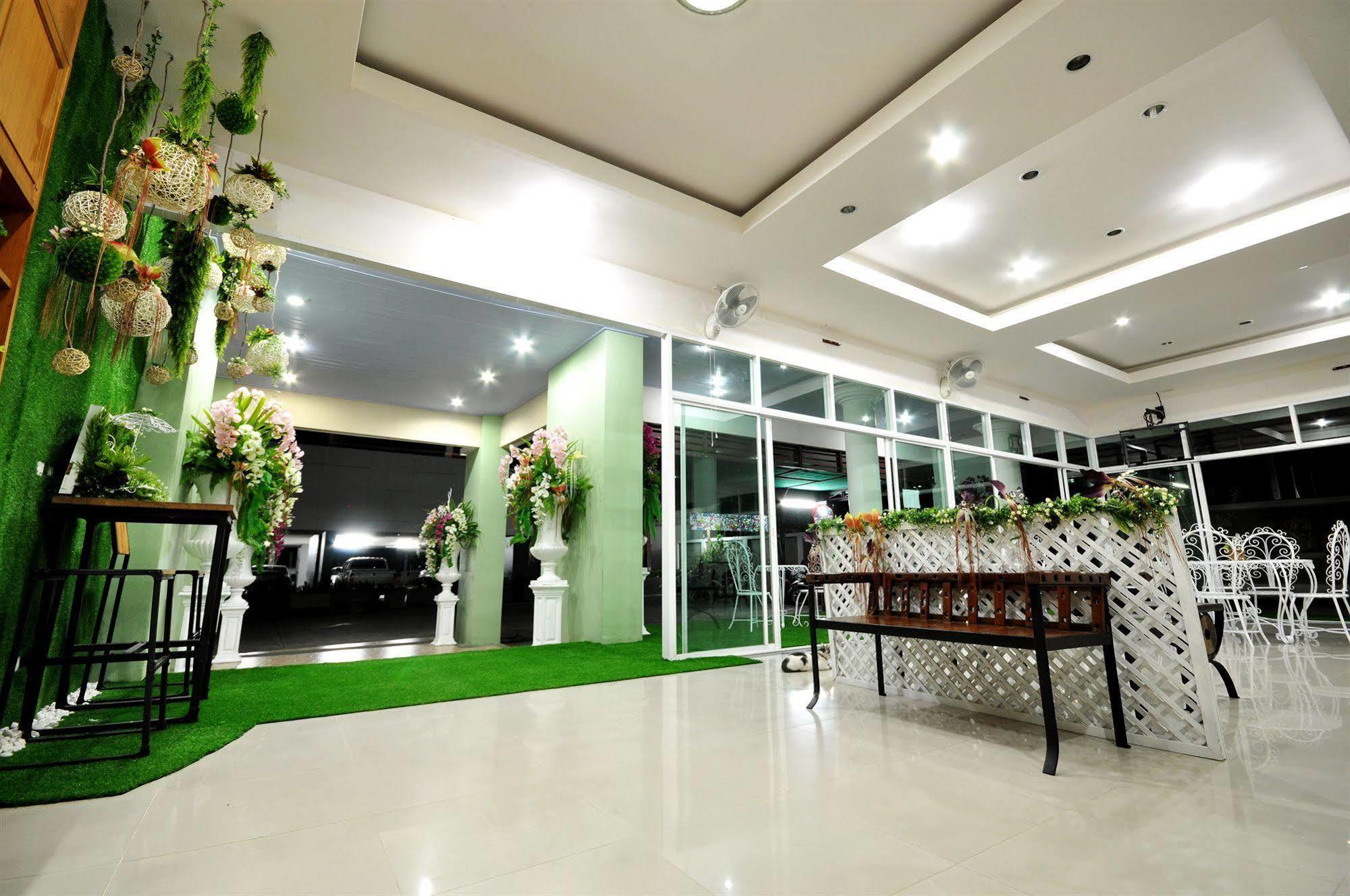 Oyo 792 Omsaga Phuket Hotel Esterno foto