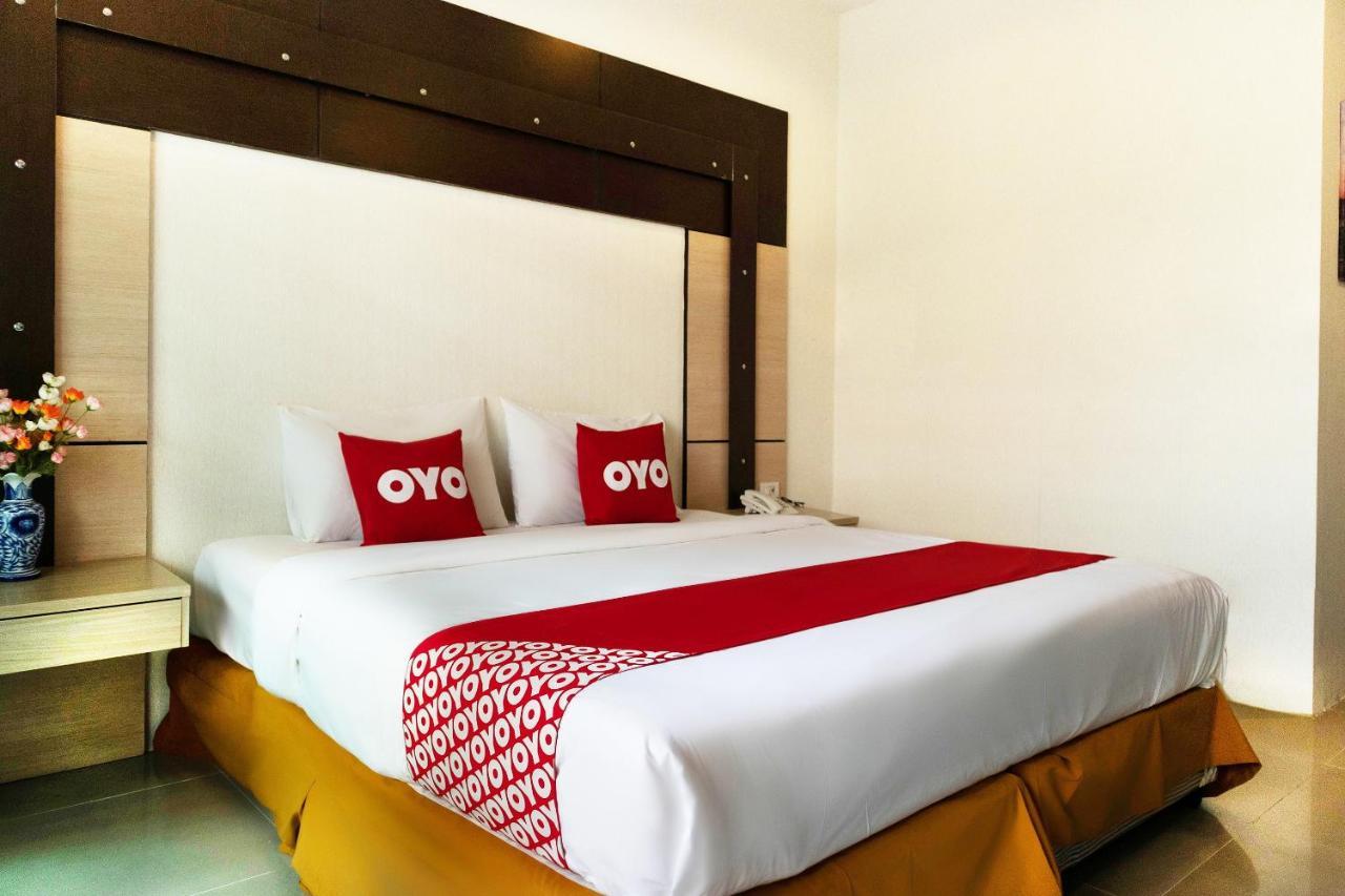 Oyo 792 Omsaga Phuket Hotel Esterno foto
